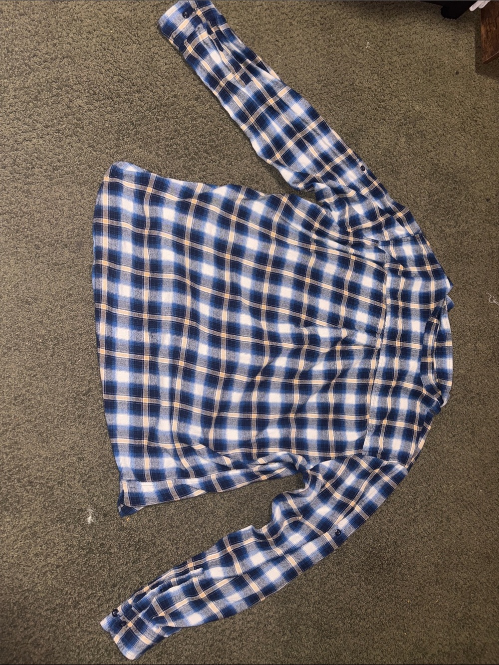 Casual Blue Plaid Button-Down Shirt with Chest Pockets - Picture 3 of 6